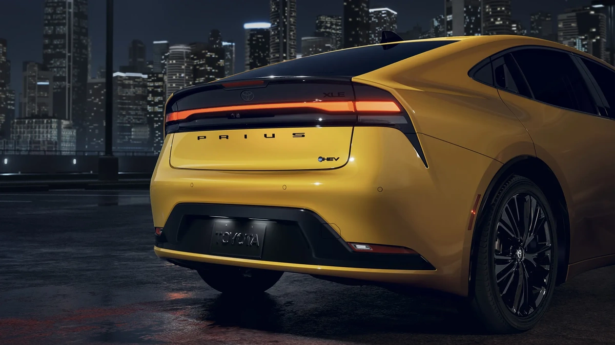 Hybrid Sedans USA | Why They're Dominating Now